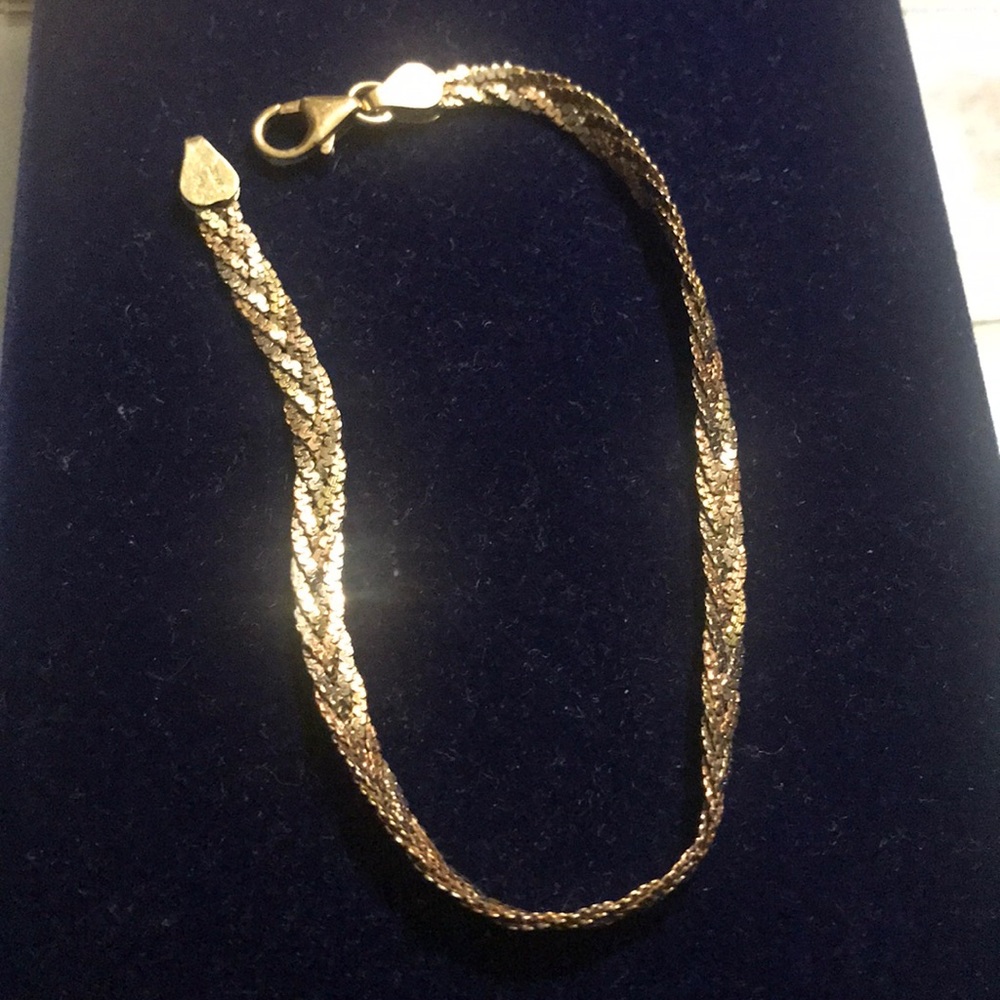 Bracelet